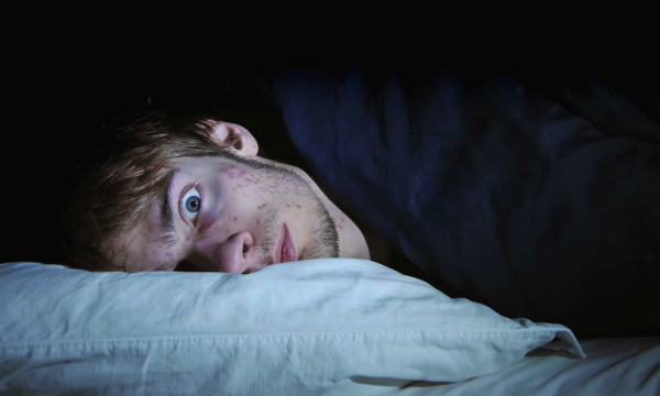 Почему нельзя спать ногами к двери